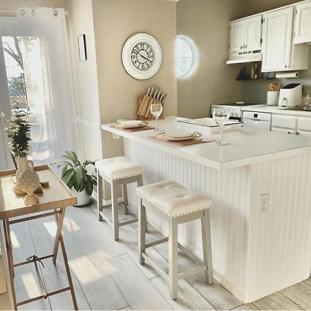 Luxury Villa- 3 Mins To Mohegan- Fully Stocked With Fireplace- Jacuzzi, Saltwater Pools, Sauna Norwich Eksteriør bilde